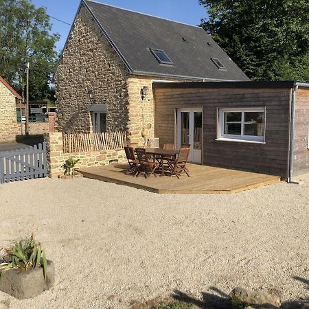 Charmante Maison De Campagne En Pierres Et Bois Sartilly-Baie-Bocage Εξωτερικό φωτογραφία