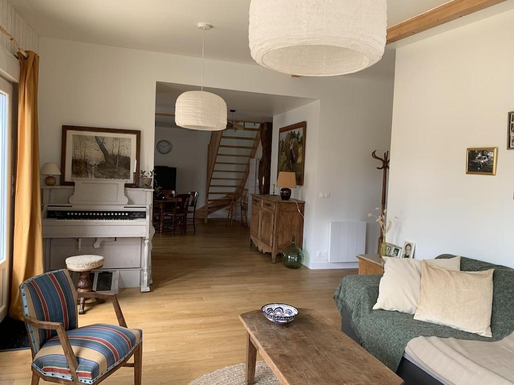 Charmante Maison De Campagne En Pierres Et Bois Sartilly-Baie-Bocage Εξωτερικό φωτογραφία